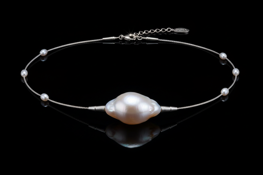 faca um Colar Duna Pérola Única em fundo preto